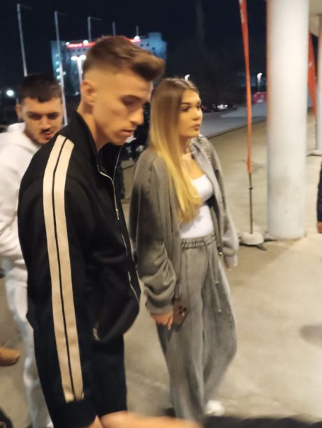 Tavi Popescu şi iubita lui, Alina, la meciul FCSB - Sepsi / gsp.ro