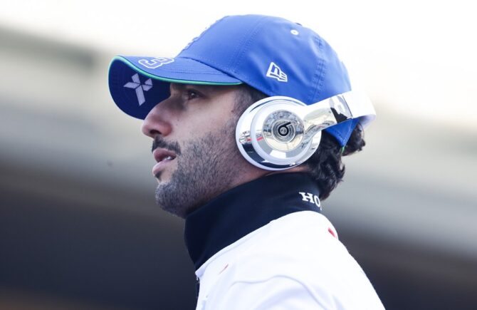 „Puţin imatur” Daniel Ricciardo, despre ordinele de echipă primite de Yuki Tsunoda în MP al Bahrainului: „Am vorbit înainte”