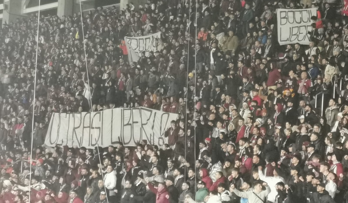 Cristiano Bergodi a răbufnit, fanii au răspuns! Reacţia galeriei după protestul de la Rapid - Farul: "Ce puteam să facem?"