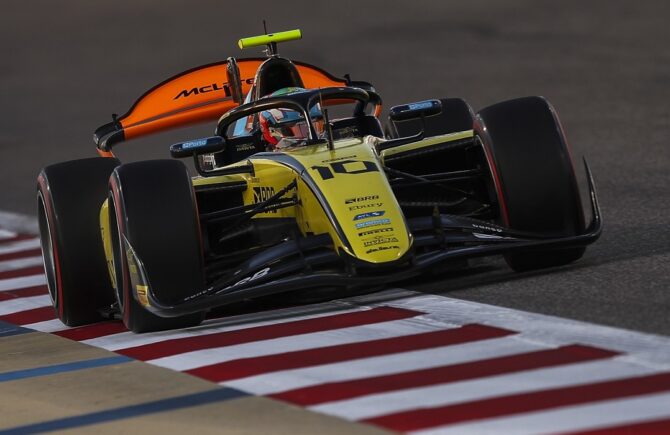Cursa din Formula 2™ a Marelui Premiu al Bahrainului e sâmbătă (12:30, LIVE VIDEO) în AntenaPLAY. Gabriel Bortoleto, în pole