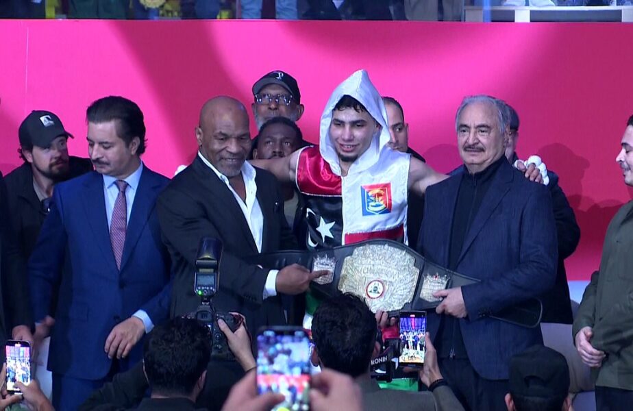 Mike Tyson l-a felicitat pe Saad Fathi, după ce libianul l-a făcut KO pe Adana Kone la Fight Nation Premium Boxing