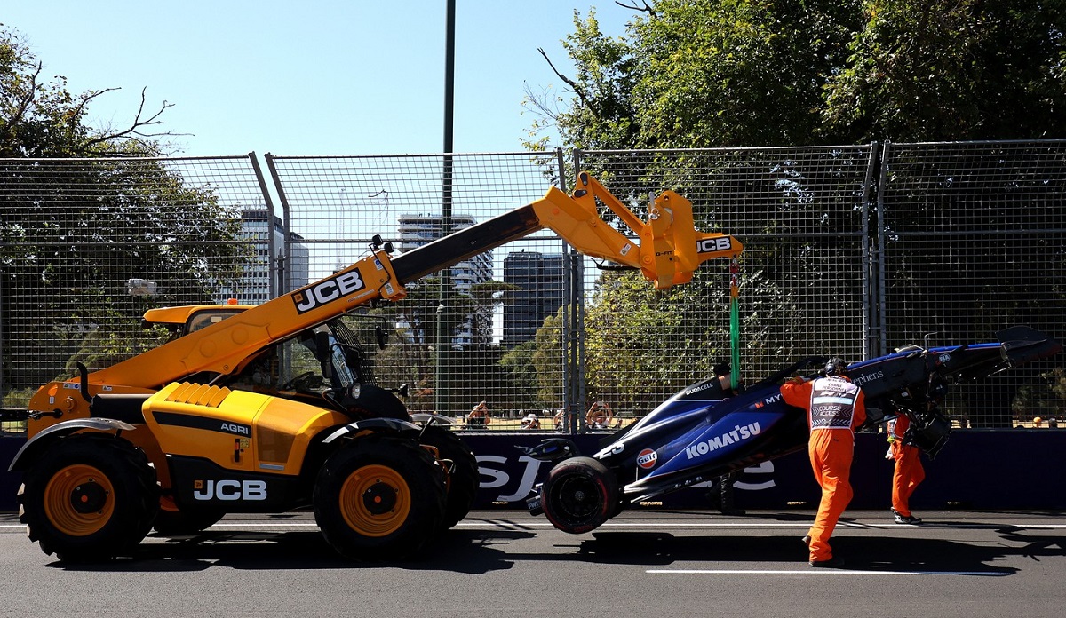 Schimbare de ultim moment pe grila de start a Marelui Premiu al Australiei! Un pilot, scos cu forţa pe tuşă