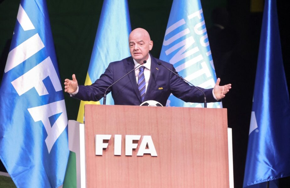 FIFA a luat decizia finală în privinţa cartonaşului albastru! Anunţul preşedintelui Gianni Infantino