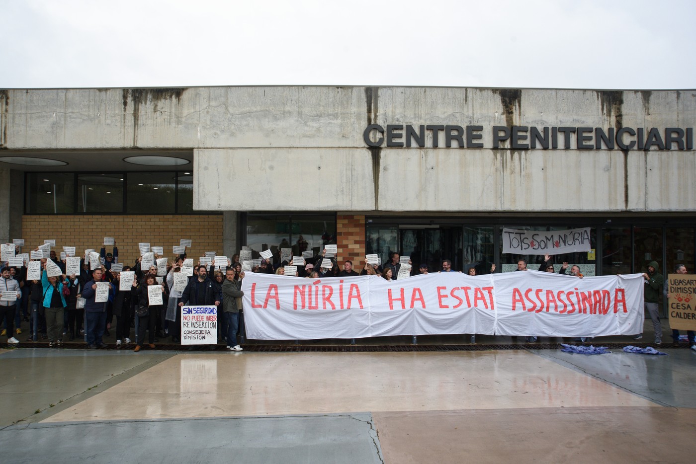 March 25, 2024, In Sant Esteve De Sesrovires, Ba, Spain: Prison officials protest with a banner and placards during a rally in front of the Brians 2 Penitentiary Center, March 25, 2024, in Sant Esteve de Sesrovires, Barcelona, Catalonia, Spain. Officials continue to rally in protest over the death of a cook last week allegedly at the hands of an inmate who later committed suicide at the Mas d'Enric prison in El Catllar (Tarragona). The officials have concentrated in front of the prison where the soccer player Dani Alves is being held until he is released on condition that he presents the bail imposed by the Audiencia of Barcelona...MARCH 25;2024..Alberto Paredes / Europa Press..03/25/2024,Image: 859403027, License: Rights-managed, Restrictions: * Spain Rights OUT *, Model Release: no
