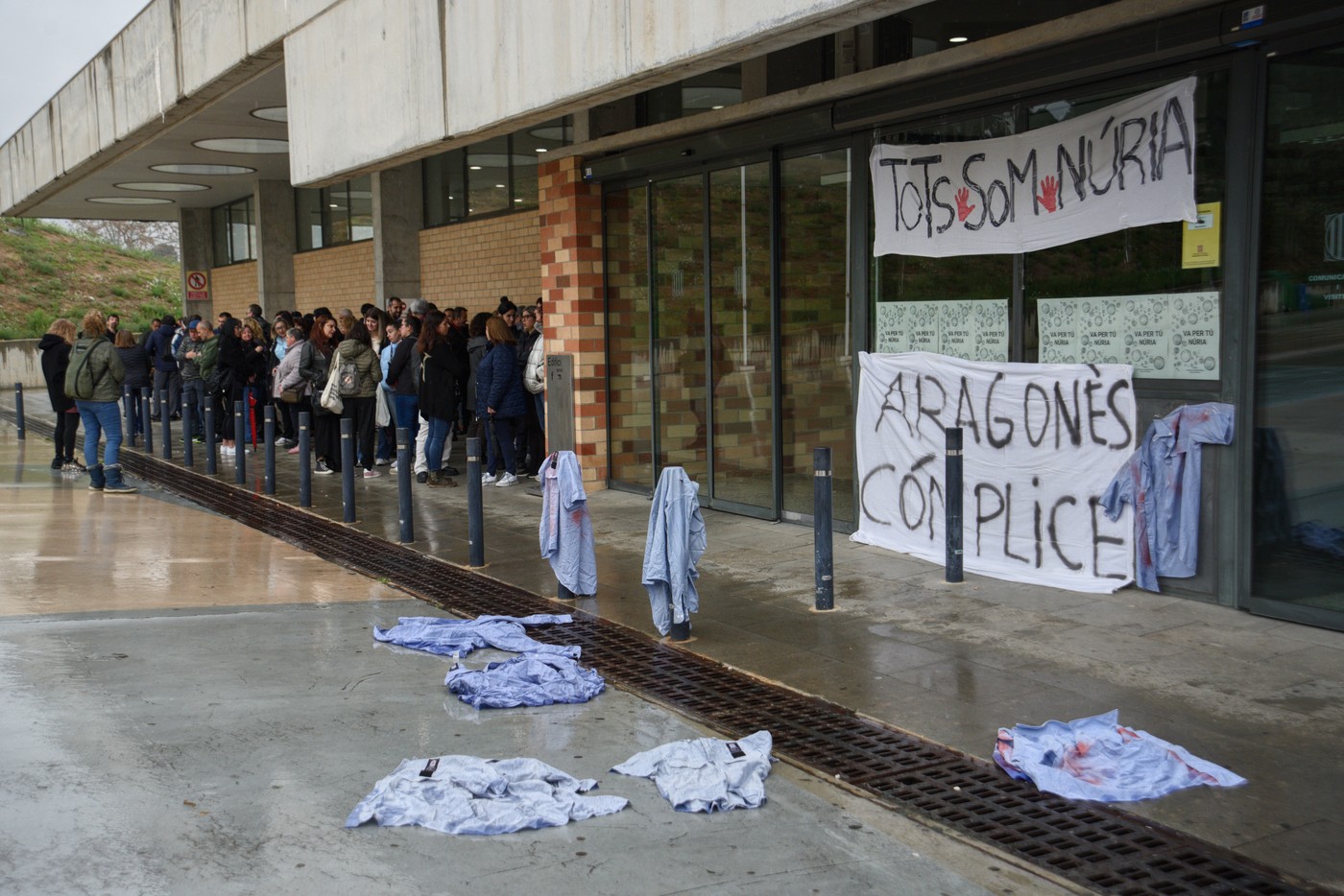 March 25, 2024, In Sant Esteve De Sesrovires, Ba, Spain: Prison officials protest during a rally in front of the Brians 2 Penitentiary Center, March 25, 2024, in Sant Esteve de Sesrovires, Barcelona, Catalonia, Spain. Officials continue to rally in protest at the death of a cook last week allegedly at the hands of an inmate who later committed suicide at the Mas d'Enric prison in El Catllar (Tarragona). The officials have concentrated in front of the prison where the soccer player Dani Alves is being held until he is released on condition that he presents the bail imposed by the Audiencia of Barcelona...MARCH 25;2024..Alberto Paredes / Europa Press..03/25/2024,Image: 859403065, License: Rights-managed, Restrictions: * Spain Rights OUT *, Model Release: no