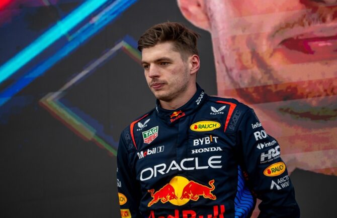 Max Verstappen nu este considerat de experţi pilotul momentului în Formula 1™! Cine îl depăşeşte pe liderul clasamentului general