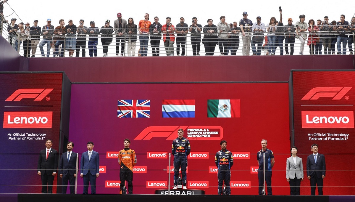 Imagini de senzație cu bucuria lui Max Verstappen după Marele Premiu al Chinei! Cum a sărbătorit o nouă victorie în „Marele Circ”