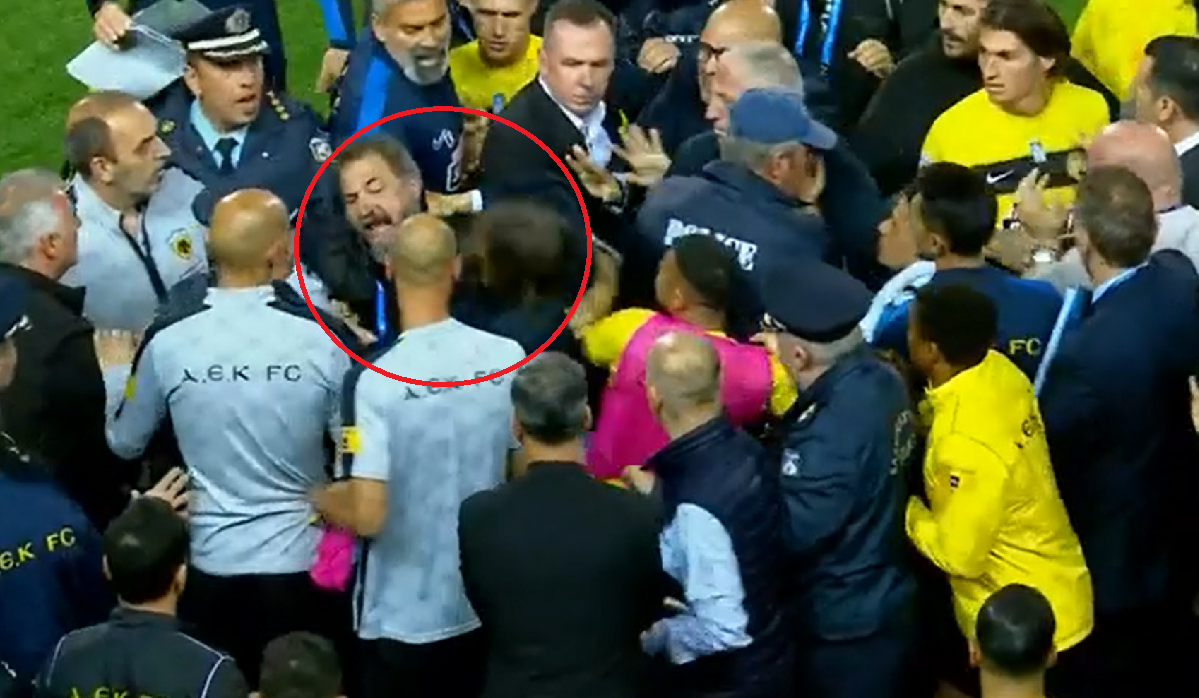 Scandal monstru la finalul meciului dintre PAOK și AEK! Matias Almeyda a luat de gât un rival
