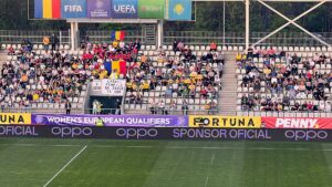 „Lăsaţi femeile să joace ce vor!” Mesaj fabulos apărut în tribune la România – Kazahstan, din preliminariile pentru EURO 2025