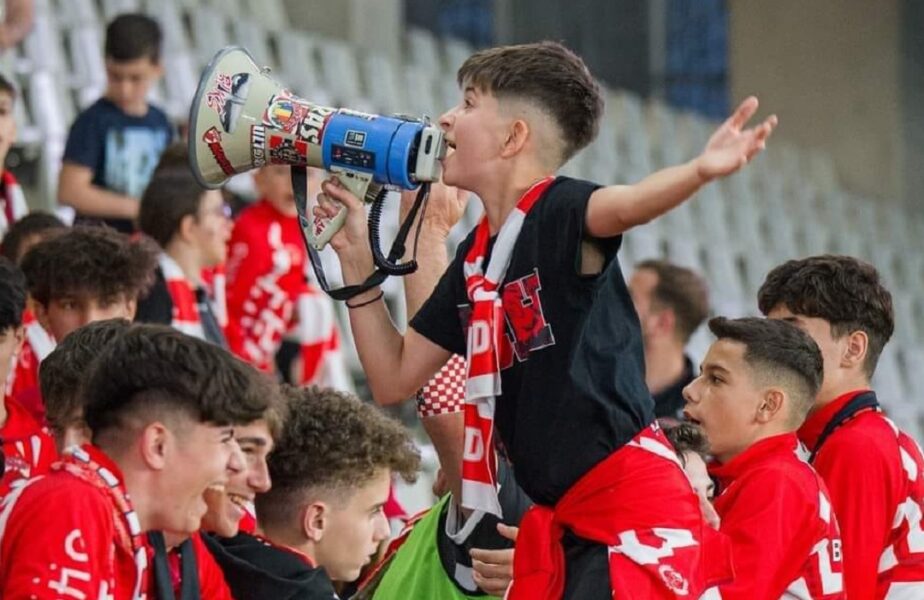 Scandarea preferată a celor 300 de copii care au fost în tribună la Dinamo – Petrolul. Ce s-a auzit pe stadionul Arcul de Triumf