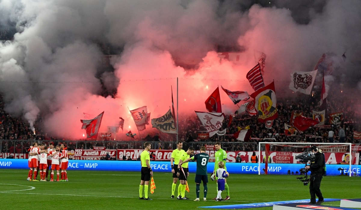 Fanii lui Bayern Munchen au creat o atmosferă incendiară la meciul cu Arsenal