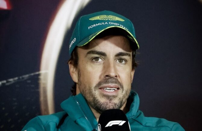 Fernando Alonso, cu zâmbetul pe buze după incidentul care l-a trimis pe ultimul loc în cursa de sprint din China: „Mi-a plăcut”