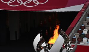 O sportivă legendară a României va purta flacăra olimpică la sosirea acesteia în Franţa! E medaliată cu aur la Jocurile Olimpice