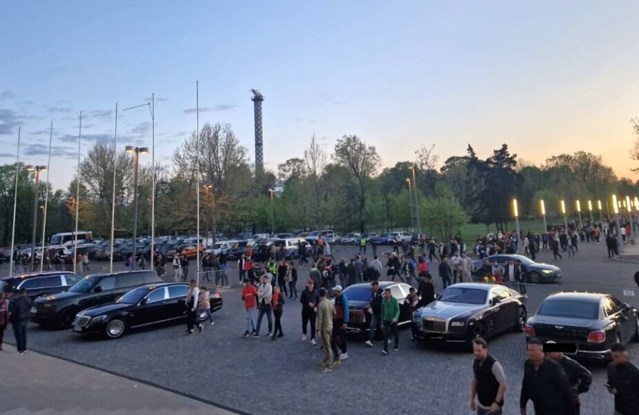 Super-bolizi parcaţi chiar la intrarea pe Arena Naţională înainte de startul derby-ului FCSB – Universitatea Craiova!