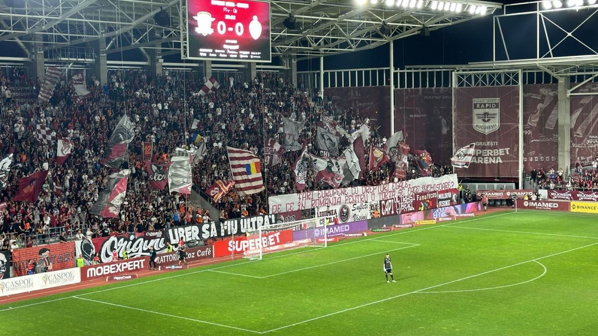 Fanii Rapidului, reacţie vehementă după ce au văzut spectacolul pirotehnic de la Leverkusen! Mesaje dure de protest