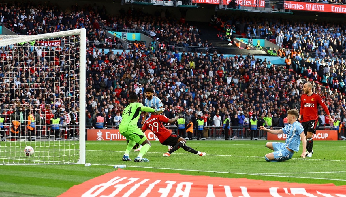 Manchester United, aproape de o ruşine istorică în Cupa Angliei! S-a calificat în finală după lovituri de departajare cu Coventry