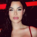 Bruneta asaltată de milionari a dezvăluit cum încearcă bărbaţii însuraţi să o agaţe: „Întotdeauna găsesc o cale”
