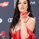 Bruneta asaltată de milionari a dezvăluit cum încearcă bărbaţii însuraţi să o agaţe: „Întotdeauna găsesc o cale”