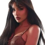 Bruneta asaltată de milionari a dezvăluit cum încearcă bărbaţii însuraţi să o agaţe: „Întotdeauna găsesc o cale”