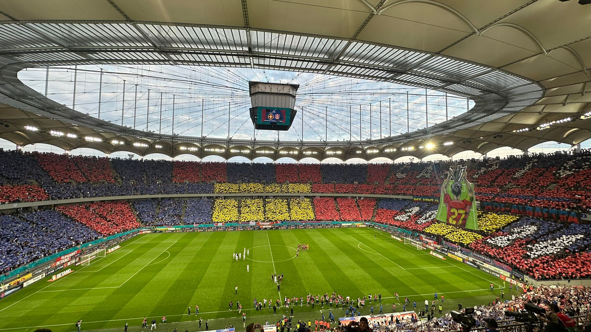 Arena Naţională, colorată în roşu-albastru la FCSB - CFR Cluj