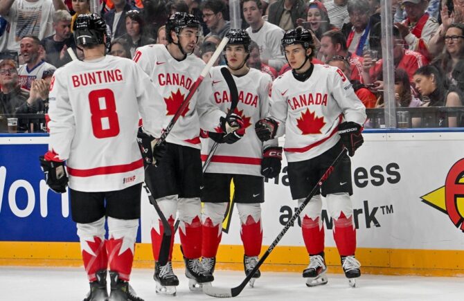 Danemarca – Canada e în AntenaPLAY. Slovacia – Kazahstan s-a terminat 6-2. Spectacol total la Campionatul Mondial de hochei