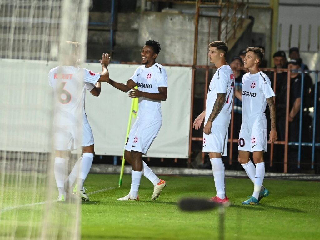FCSB a evoluat în alb la meciul din Cupa României cu FC Bihor / Profimedia
