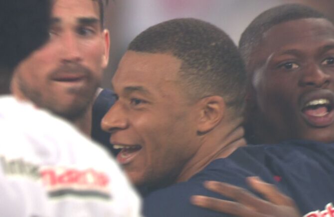 Bucuria lui Kylian Mbappe, după ce a cucerit Cupa Franţei la ultimul său meci în tricoul lui PSG!