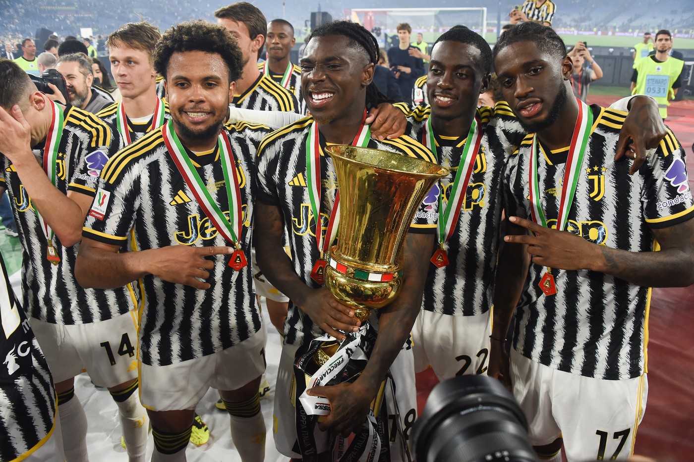 Rome, Italy: Weston McKennie of Juventus,Moise Kean of Juventus,Timothy Weah of Juventuse,Samuel Iling-Junior of Juventus celebrate the victory by raising the Italian Cup during the Italy cup final match between Atalanta v Juventus at Olympic stadium, Italy, May 15th, 2024. .Mattia Vian  during  Final - Juventus FC vs Atalanta BC, Italian football Coppa Italia match in Rome, Italy, May 15 2024,Image: 873456798, License: Rights-managed, Restrictions: * Italy Rights OUT *, Model Release: no