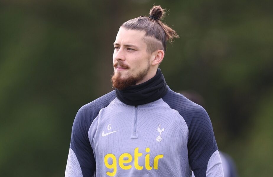 „Ce are cu el?” Fanii lui Tottenham au răbufnit, după ce Radu Drăguşin a fost lăsat din nou pe banca de rezerve