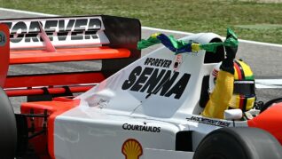 Sebastian Vettel, omagiu superb pentru Ayrton Senna, la Imola! A pilotat monopostul brazilianului, în uralele publicului
