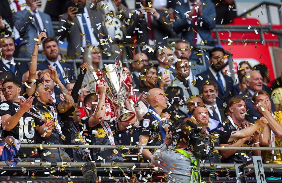 Imaginile bucuriei după ce Southampton a câştigat finala de pe Wembley cu Leeds şi a promovat în Premier League