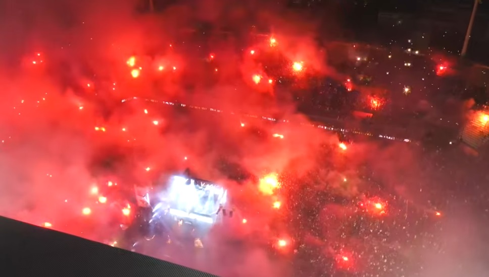 Fanii lui PAOK au „aprins Salonicul, după ce Răzvan Lucescu le-a adus titlul! Imagini senzaţionale cu sărbătoarea de pe stadion