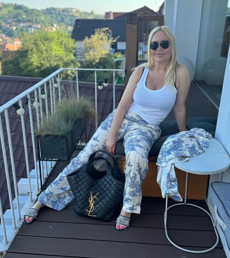 Cea mai cunoscută amantă din România arată răvăşitor la 48 de ani! Măsura extremă pe care a luat-o pentru a fi în formă
