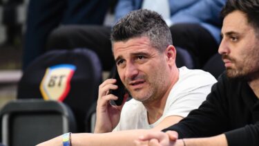 „Apele sunt învolburate de anumite persoane”. Daniel Niculae i-a atacat pe şefii de la Rapid: „Le dai speranţe fanilor”