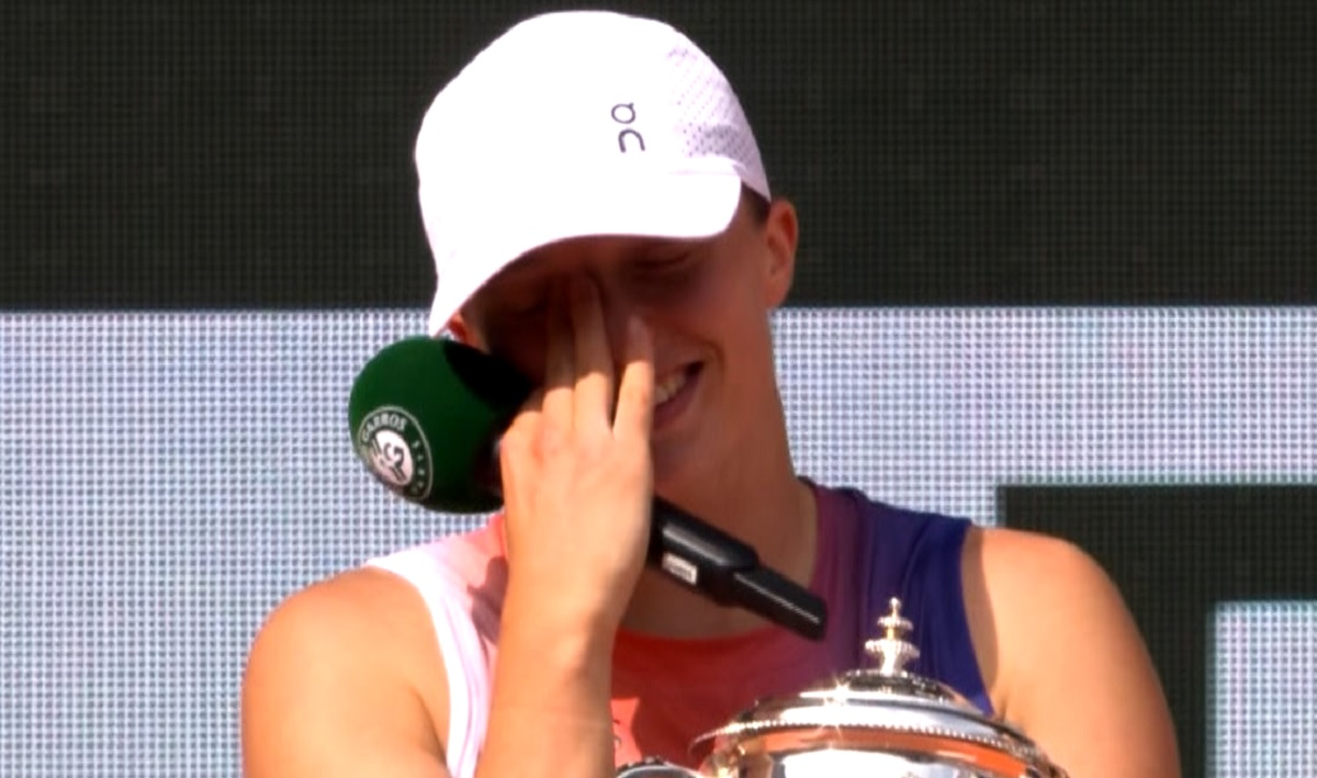 Iga Swiatek, copleşită de emoţii după ce a cucerit al patrulea titlu la Roland Garros: „Doamne, îmi cer scuze