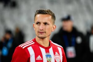 Marius Ştefănescu a semnat cu FCSB! Anunţul oficial făcut de campioană
