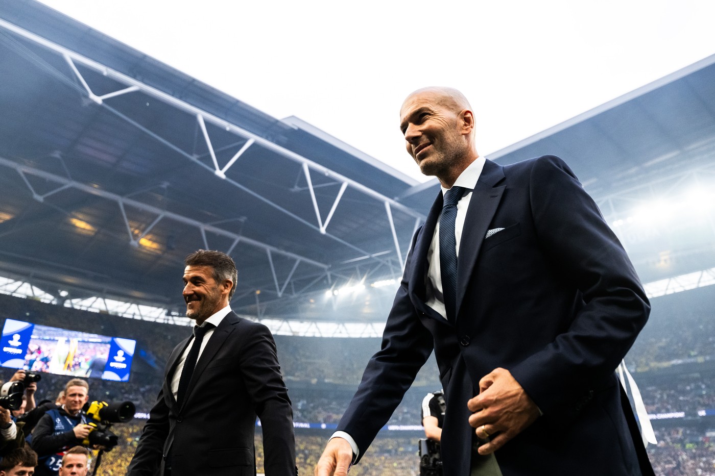240601 Former players Karl Heinz Riedle and Zinedine Zidane ahead of the UEFA Champions League final between Dortmund and Real Madrid on June 1, 2024 in London. 
Photo: Petter Arvidson / BILDBYRĹN / kod PA / PA0818
fotboll football soccer fotball champions league final dortmund real madrid bbeng,Image: 878175820, License: Rights-managed, Restrictions: *** World Rights Except Austria, Denmark, Finland, Norway, and  Sweden *** AUTOUT DNKOUT FINOUT NOROUT SWEOUT, Model Release: no