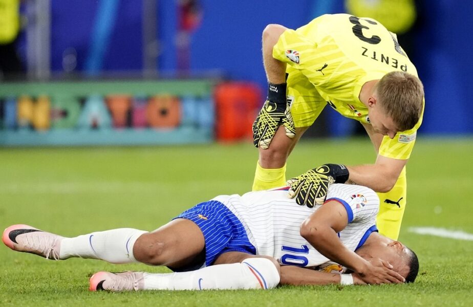 Austria – Franța 0-1! Mbappe a provocat autogolul lui Wober, dar a suferit o accidentare teribilă. Starul Franţei, plin de sânge!