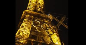 Inelele olimpice, instalate pe Turnul Eiffel, pentru Jocurile Olimpice 2024