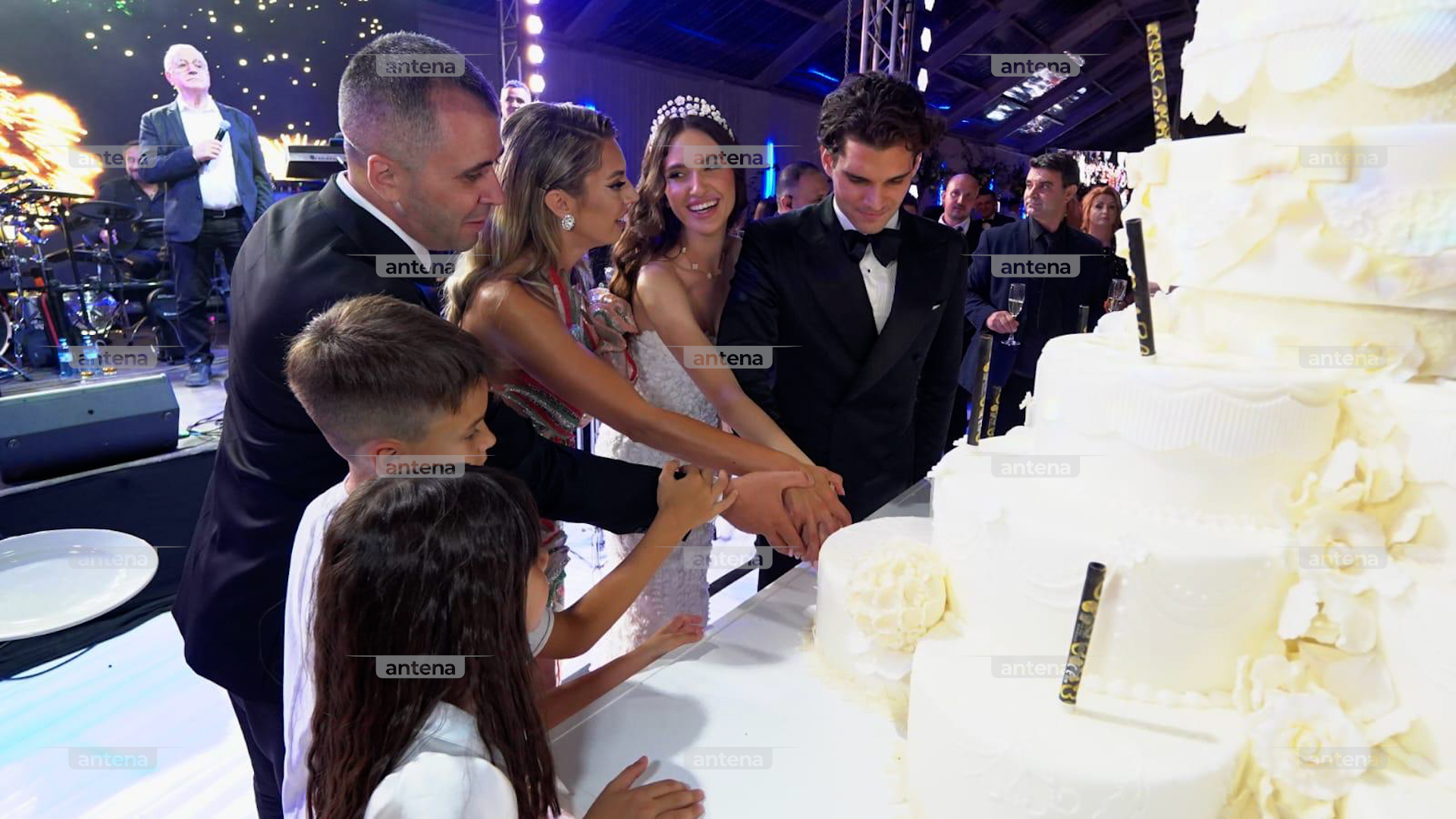Tortul de nuntă al lui Ianis Hagi și al Elenei