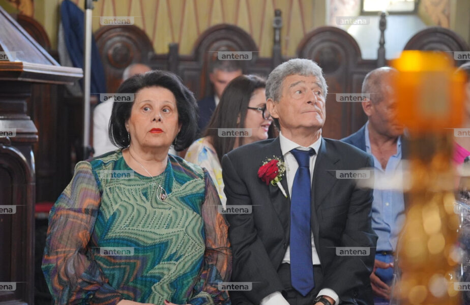Imagini emoționante cu bunicii lui Ianis Hagi, înainte de cununia religioasă! Părinții Marilenei Hagi, prezenți la biserică