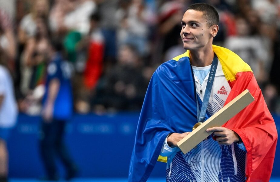 Ce se afla în cutia primită de David Popovici, după ce a câştigat aurul olimpic la Paris! Cine este cel căruia i-a dăruit-o