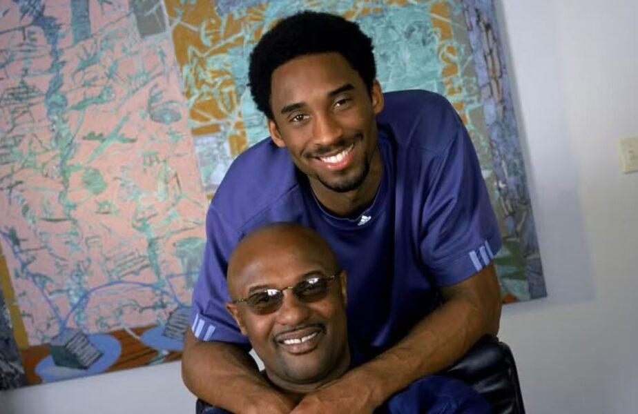 Tatăl lui Kobe Bryant a murit la 69 de ani. Kobe Bryant a murit în 2020, la 41 de ani