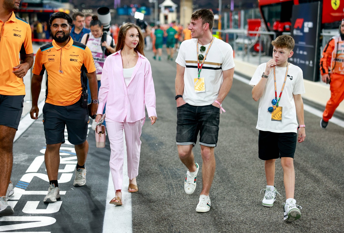 Lily Zneimer, girlfriend of PIASTRI Oscar aus, portrait during the 2023 Formula 1 Etihad Airways Abu Dhabi Grand Prix, 22th round of the 2023 Formula One World Championship, WM, Weltmeisterschaft from November 24 to 26, 2023 on the Yas Marina Circuit, in Abu Dhabi - F1 - ABU DHABI GRAND PRIX 2023 DPPI/Panoramic 00123047_F12023GP23ABU_JK256470,Image: 852011120, License: Rights-managed, Restrictions: PUBLICATIONxNOTxINxFRAxBEL, Credit images as 