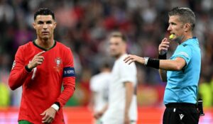 Cristiano Ronaldo a cedat nervos după un gest făcut de Daniele Orsato, în Portugalia – Slovenia! Arbitrul l-a scos din minţi