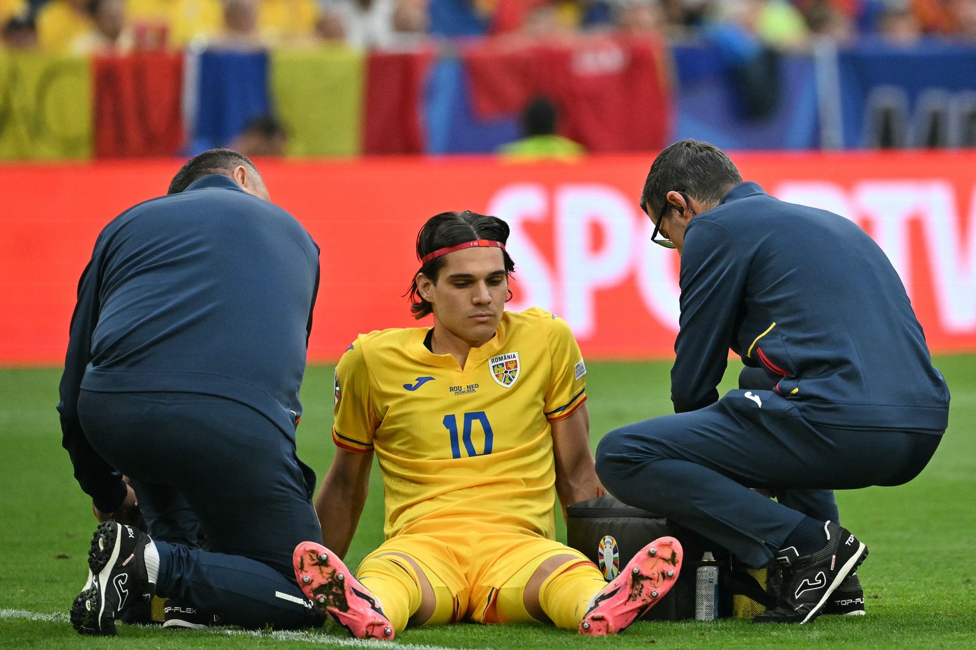 România – Olanda 0-0, în optimi la EURO 2024. Ianis Hagi şi-a spart capul după ce a fost lovit cu cotul. Ocazie Man