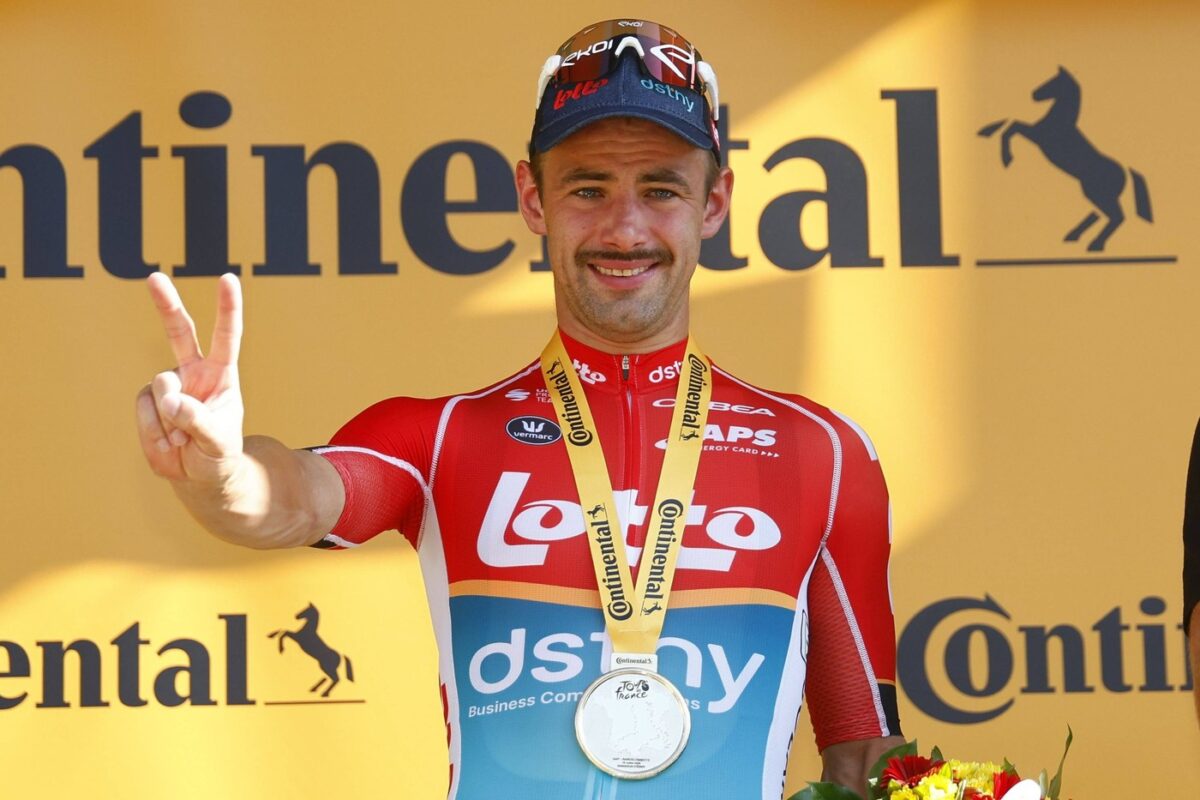 Victor Campenaerts a izbucnit în plâns după ce a câştigat prima etapă din carieră la Turul Franţei 2024