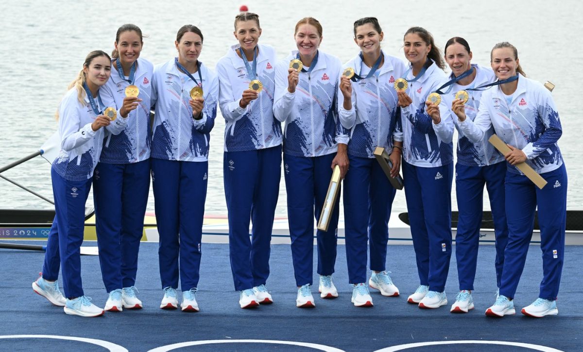 Canotorii medaliaţi la Jocurile Olimpice de la Paris şi componenţii lotului de gimnastică revin în România miercuri