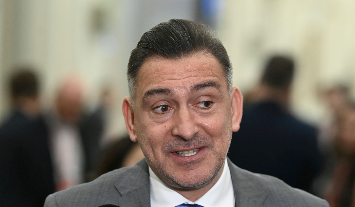 Ilie Dumitrescu cere ca Dorinel Munteanu să fie sancţionat după gestul golănesc din meciul cu Dinamo: “Nu are nicio scuză!”