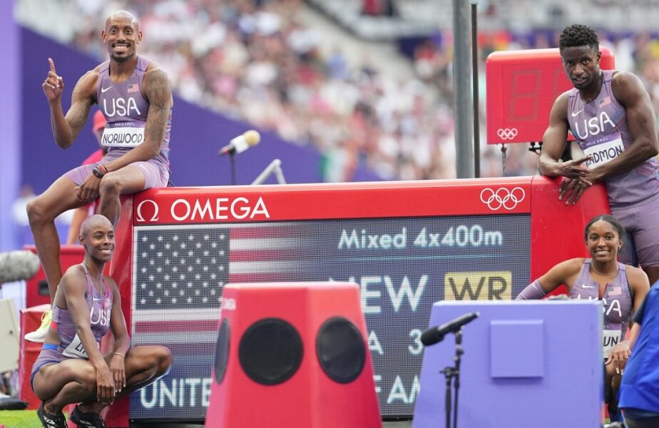 Atleții din Statele Unite au stabilit un nou record mondial la ștafetă mixtă 4x400m, la Jocurile Olimpice!